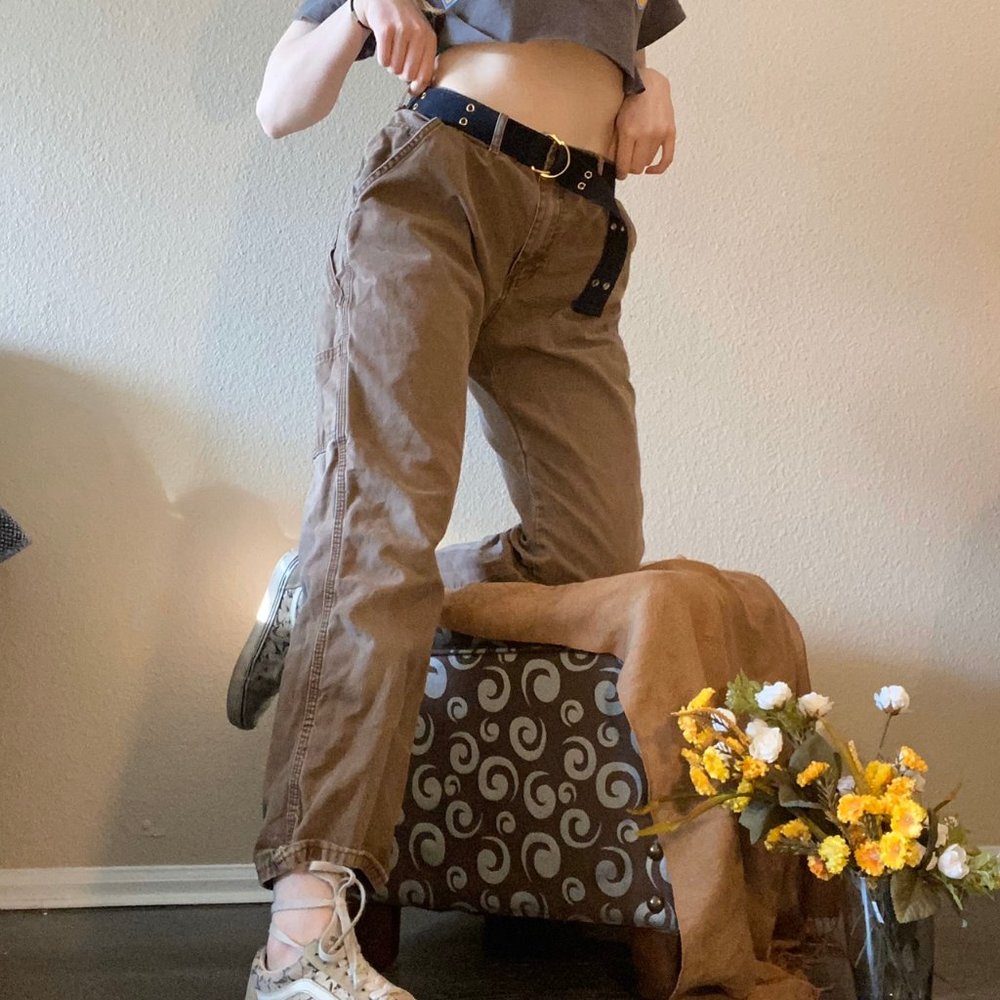 Khaki men’s work style pants by Dickies!